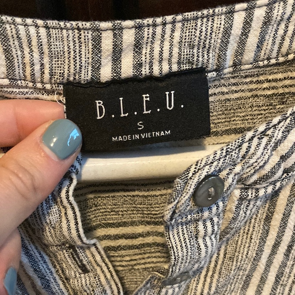 B.L.E.U Rails Striped Button-Up Shirt - Picture 3 of 7